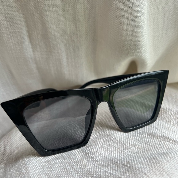 Black Arch Sunglasses - Picture 2 of 4